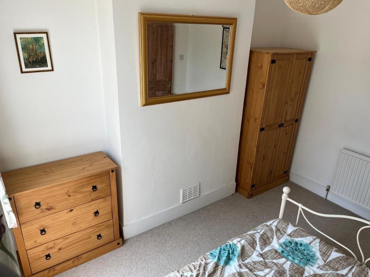 Peaceful London Retreat Apartment ภายนอก รูปภาพ