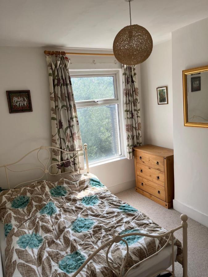 Peaceful London Retreat Apartment ภายนอก รูปภาพ